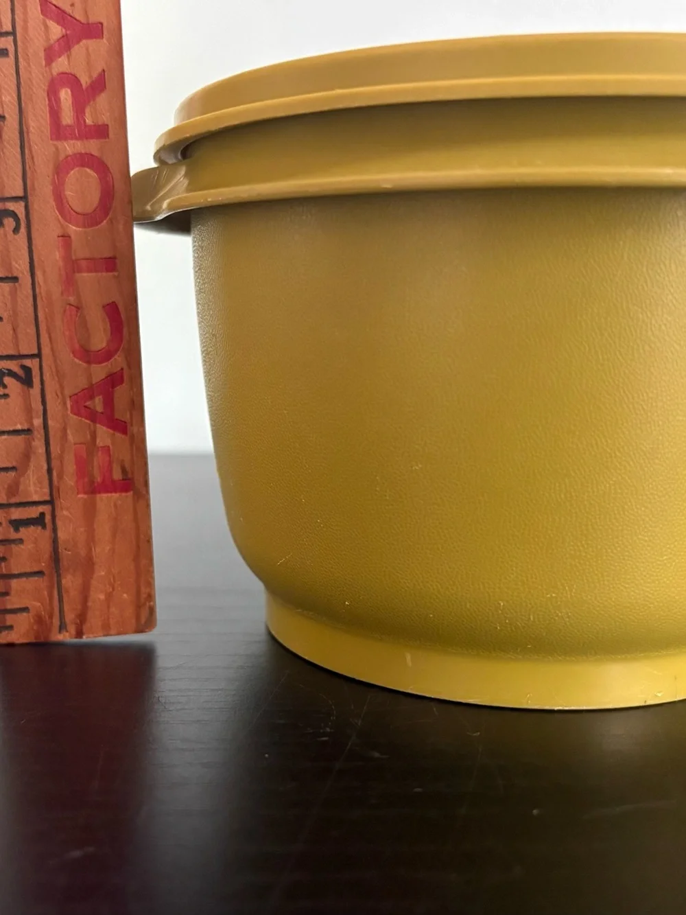 Vintage 1970s Tupperware Servalier 886 Bowls Sunburst Lids Set of 2